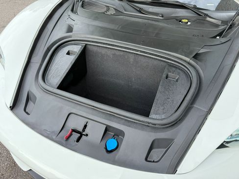 Used 2020 Porsche Taycan image 24