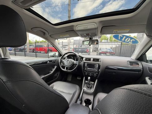 Used 2017 Volkswagen Jetta SEL FWD image 33