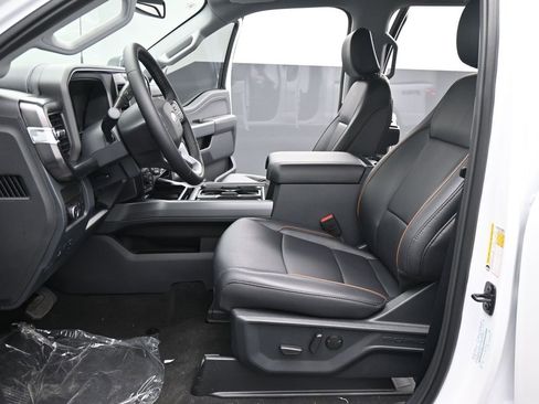 New 2026 Ford F250 Lariat w/ Black Appearance Package image 5