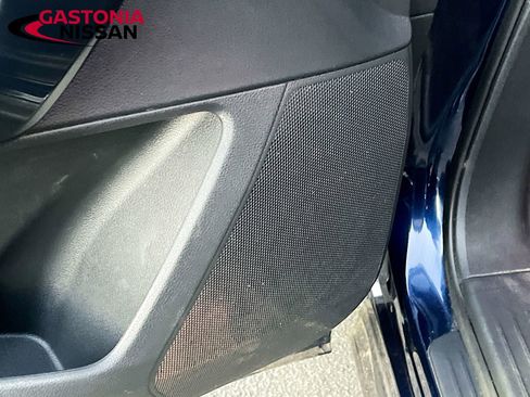 Used 2024 Nissan Pathfinder SV image 23