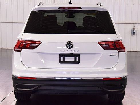 Used 2022 Volkswagen Tiguan S image 6