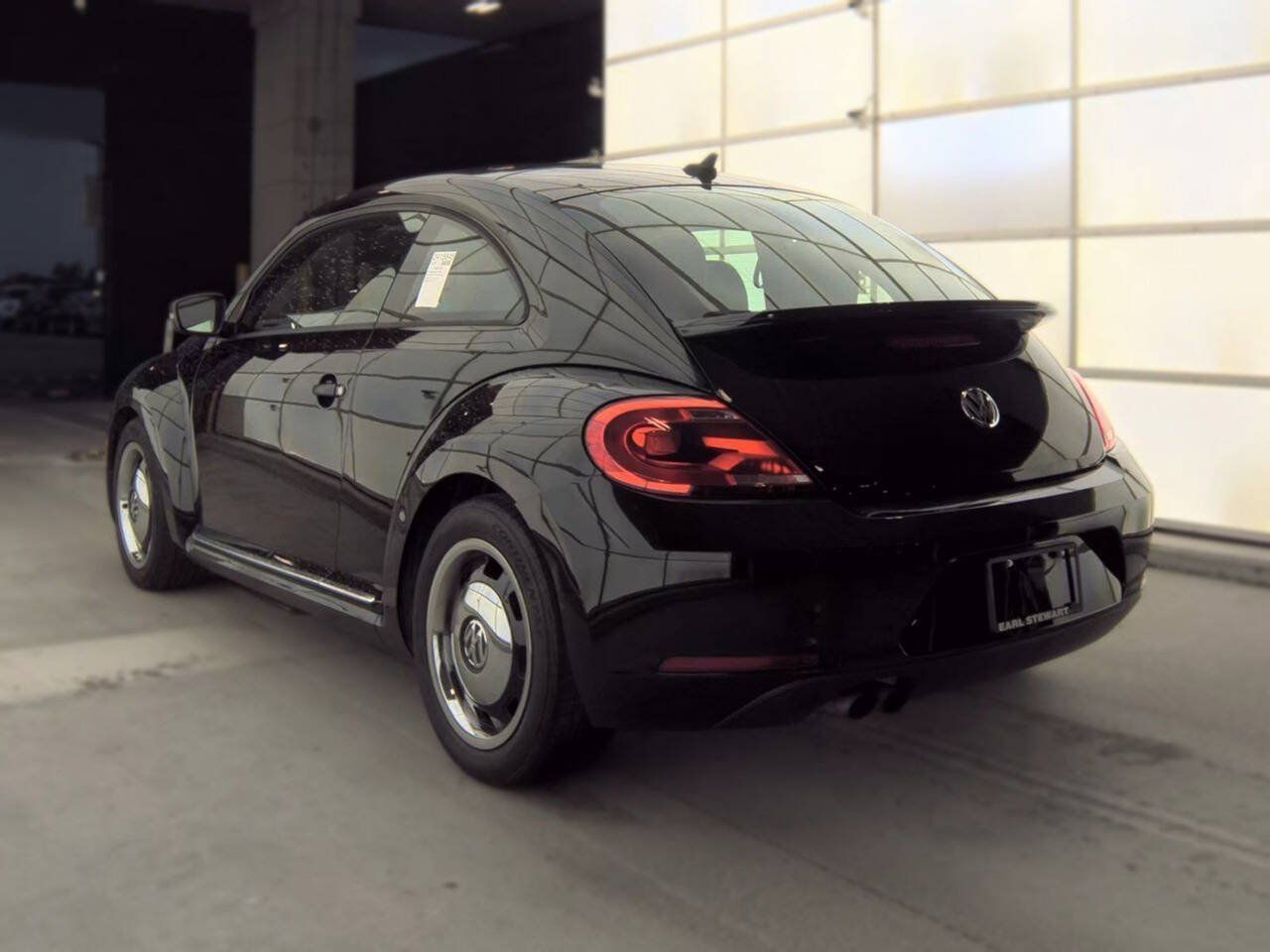 Used 2015 Volkswagen Beetle 1.8T Classic FWD image 3
