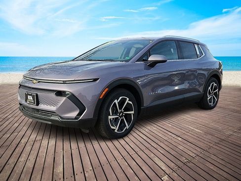 New 2026 Chevrolet Equinox EV LT FWD image 2