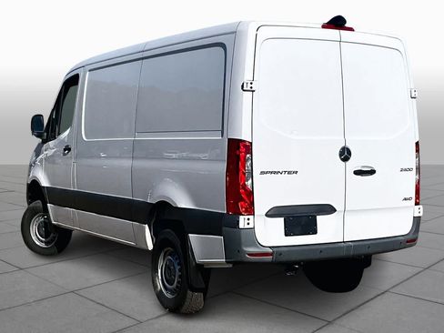Used 2024 Mercedes-Benz Sprinter 2500 image 12