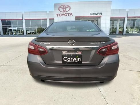 Used 2017 Nissan Altima 2.5 SR w/ LED Appearance Package FWD image 8