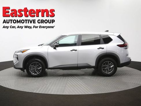 Used 2024 Nissan Rogue S FWD image 59