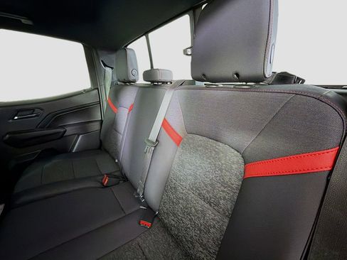 Used 2025 Chevrolet Colorado Z71 image 24