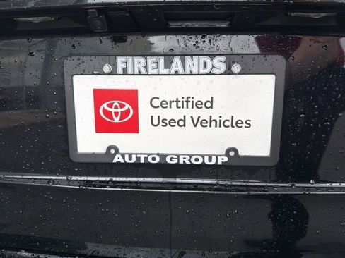 Used 2023 Toyota Highlander XLE image 10