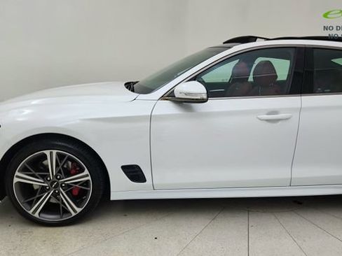 Used 2025 Genesis G70 2.5T image 10