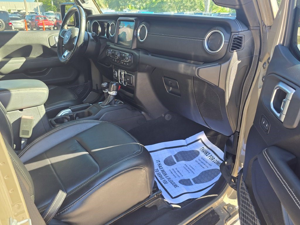 Used 2020 Jeep Gladiator Overland w/ Popular Equipment Package AWD/4WD image 38
