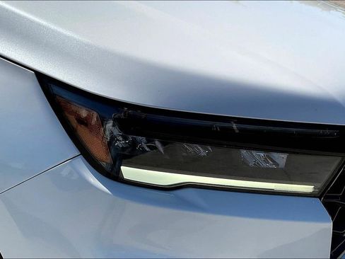 Used 2025 Honda Pilot TrailSport image 31