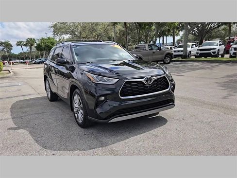 Used 2022 Toyota Highlander Platinum image 44