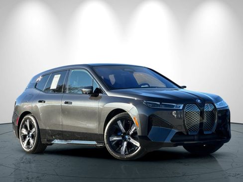 Used 2023 BMW iX xDrive50 w/ Premium Package image 2