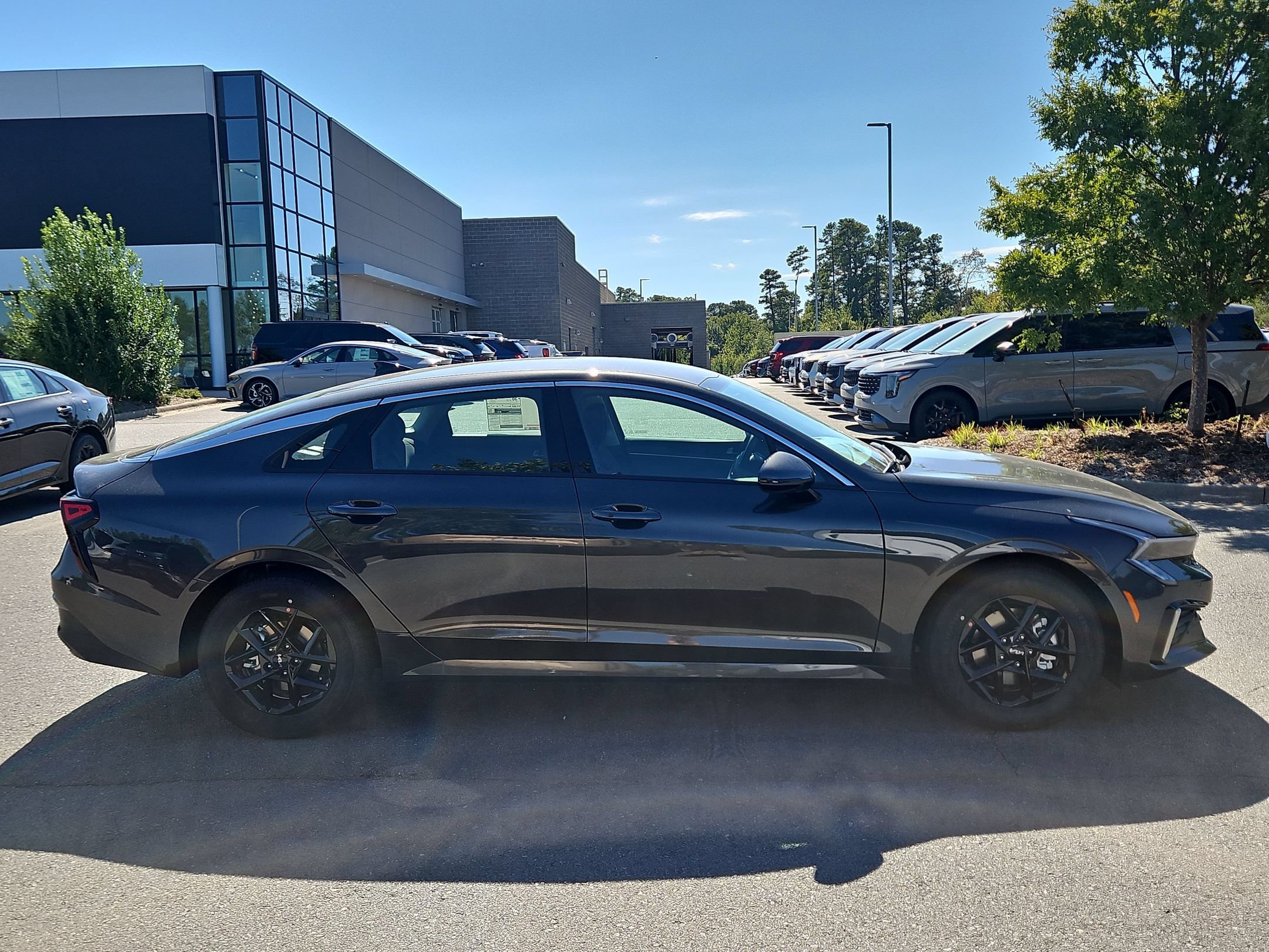 New 2026 Kia K5 LXS FWD image 8