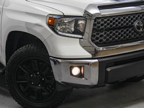Used 2021 Toyota Tundra SR5 w/ SR5 Leather Package AWD/4WD image 2