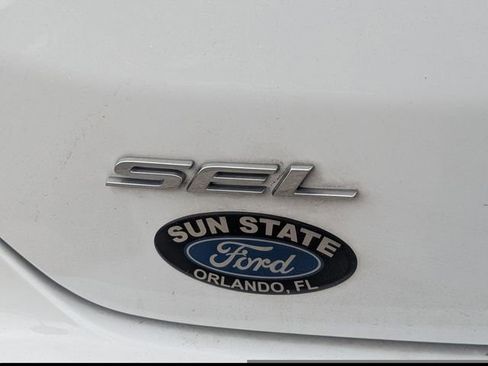 Used 2024 Ford Edge SEL w/ Sport Appearance Package image 32