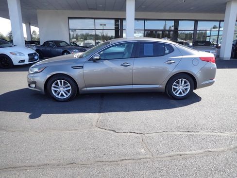 Used 2013 Kia Optima LX FWD image 2