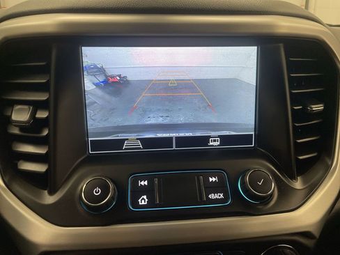 Used 2020 GMC Acadia SLE w/ Driver Convenience Package FWD image 9