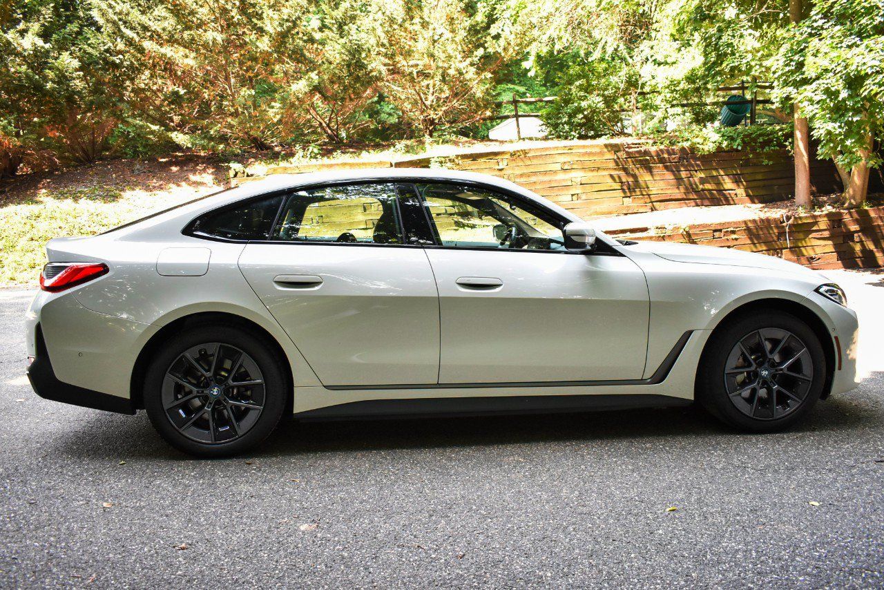 Used 2023 BMW i4 eDrive35 w/ Premium Package RWD image 9