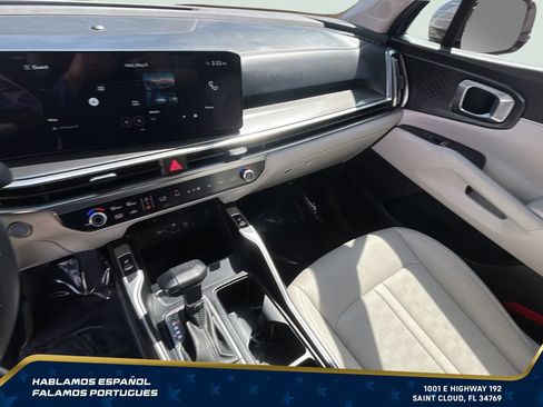 Used 2025 Kia Sorento EX w/ Panoramic Sunroof Package AWD/4WD image 18