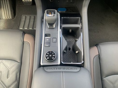 New 2026 Nissan Pathfinder Platinum AWD/4WD image 15