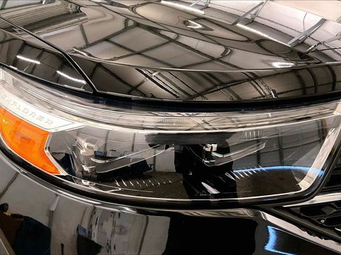 Certified 2022 Ford Explorer XLT w/ Equipment Group 202A image 28