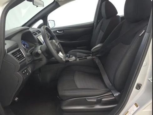 Used 2022 Nissan Leaf S FWD image 5