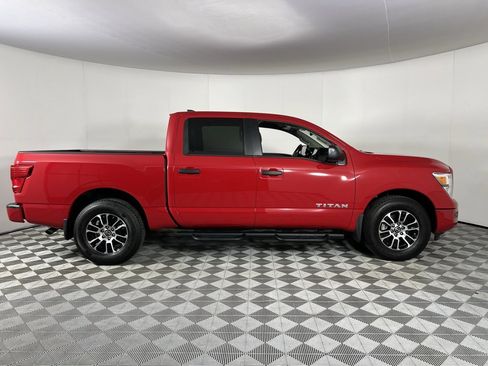 Used 2024 Nissan Titan SV w/ SV Convenience Package image 5