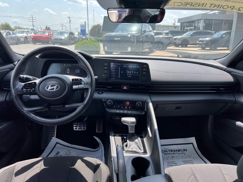 Used 2025 Hyundai Elantra Sport w/ Cargo Package FWD image 15