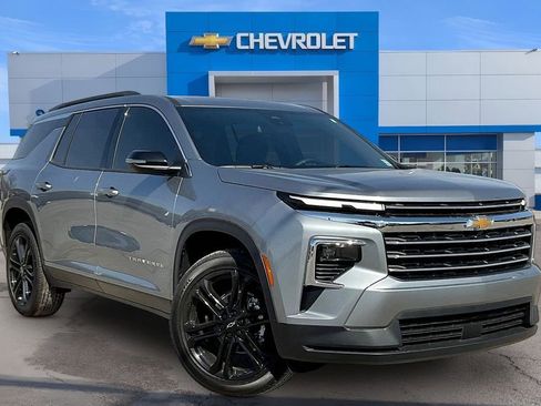 New 2026 Chevrolet Traverse LT w/ LPO, Floor Liner Package FWD image 2