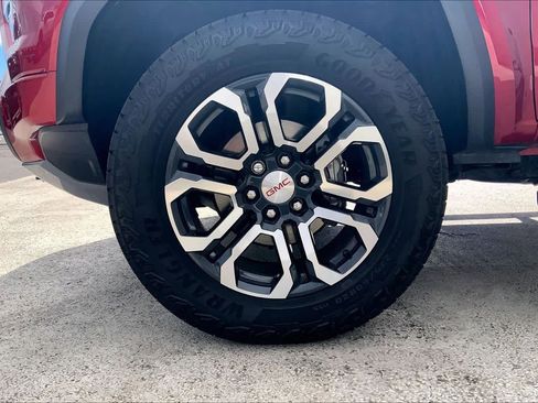 Used 2023 GMC Canyon AT4 w/ Canyon Safety Plus Package image 9