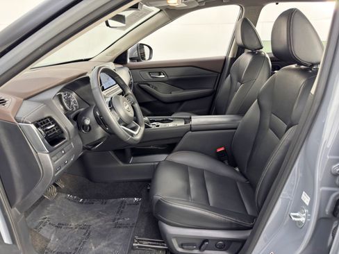 Used 2022 Nissan Rogue SL w/ SL Premium Package image 16