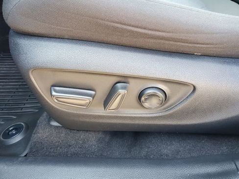 Used 2022 Toyota RAV4 XLE w/ Convenience Package image 18