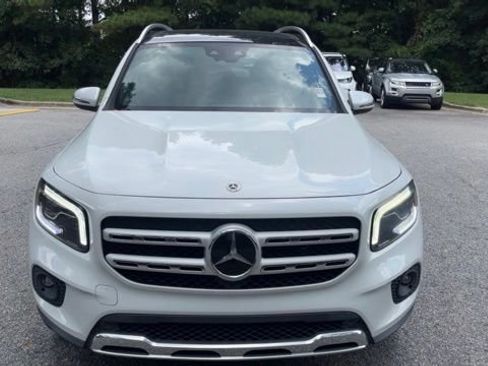 Used 2021 Mercedes-Benz GLB 250 image 3