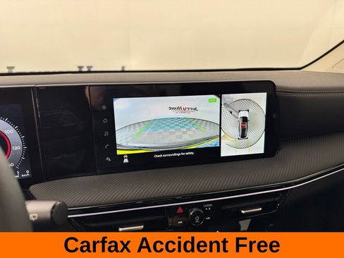 Used 2025 Nissan Kicks SR FWD image 3