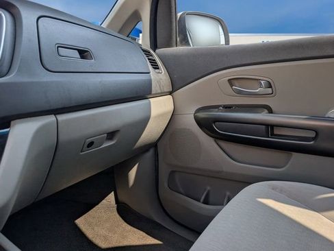 Used 2016 Kia Sedona L FWD image 29