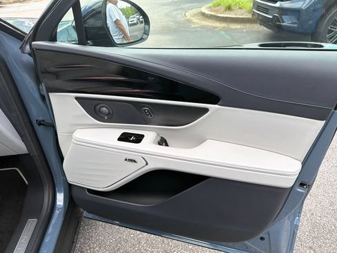 New 2026 Lincoln Nautilus Reserve w/ Jet Appearance Package AWD/4WD image 15