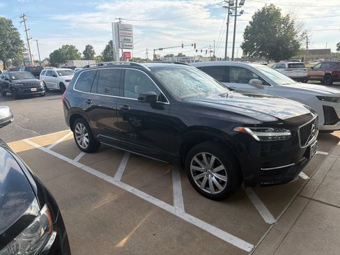Used 2018 Volvo XC90 T5 Momentum w/ Convenience Package AWD/4WD image 1