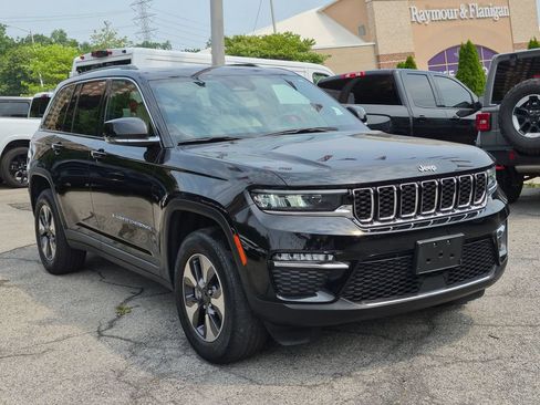 Used 2023 Jeep Grand Cherokee 4WD 4xe image 1