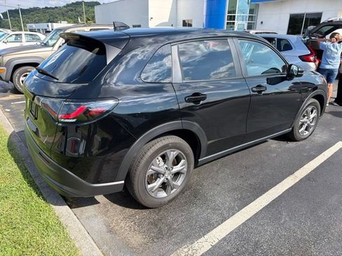 Certified 2026 Honda HR-V LX image 2