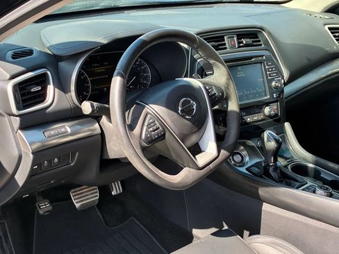 Used 2018 Nissan Maxima SR w/ Midnight Edition FWD image 17