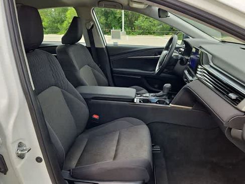 Used 2025 Toyota Camry LE FWD image 18