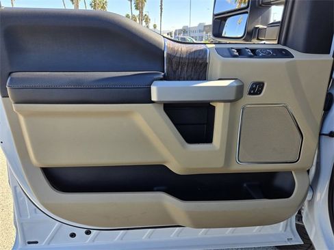 Used 2019 Ford F250 Lariat w/ Lariat Ultimate Package image 19