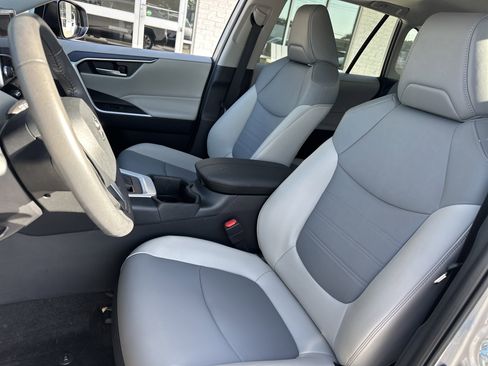 Used 2024 Toyota RAV4 XLE Premium FWD image 10