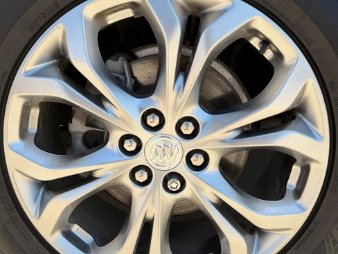 Used 2021 Buick Enclave Avenir w/ Avenir Technology Package AWD/4WD image 29