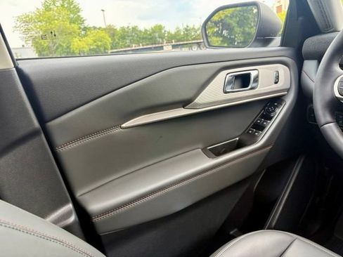 Used 2026 Ford Explorer Active w/ Active Comfort Package RWD image 22