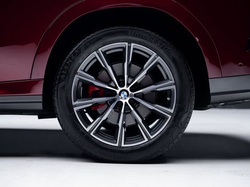 Used 2025 BMW X6 xDrive40i w/ Executive Package image 21