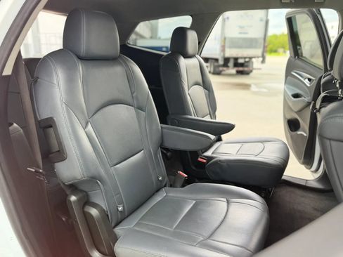Used 2021 Buick Enclave Essence AWD/4WD image 26