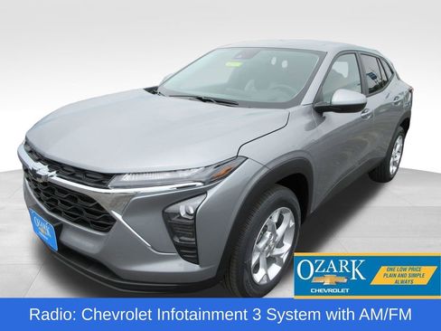 New 2026 Chevrolet Trax LS w/ LS Convenience Package FWD image 1