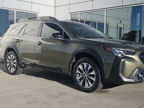 Used 2023 Subaru Outback Limited w/ Tech Package 3 image 4